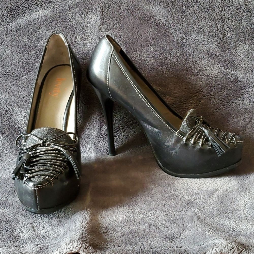 LEVITY Heels